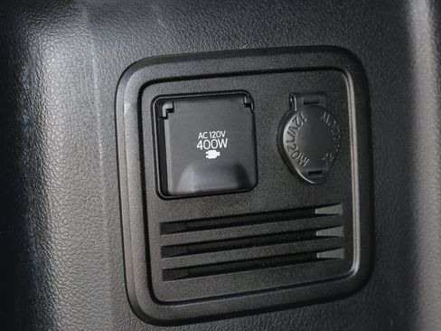 Used 2018 Toyota 4Runner SR5 Premium image 12