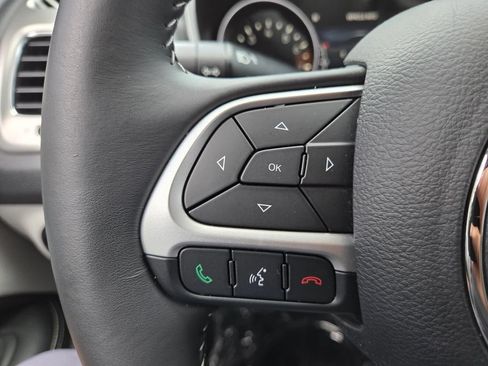 Used 2019 Jeep Compass Latitude w/ Popular Equipment Group FWD image 21