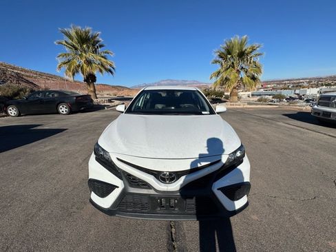 Used 2023 Toyota Camry SE image 8