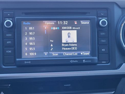 Used 2016 Toyota Tacoma SR5 image 29