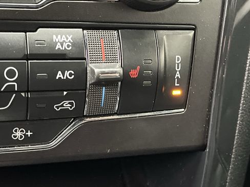 Used 2017 Ford Explorer XLT w/ Equipment Group 202A image 24