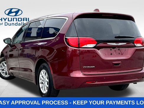 Used 2020 Chrysler Voyager LX FWD image 5