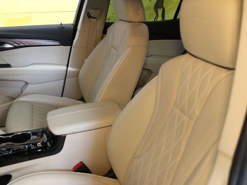 Used 2023 Buick Envision Avenir image 20