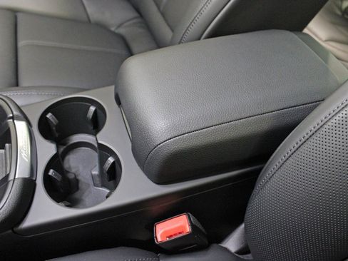 Certified 2026 Porsche Macan S image 31