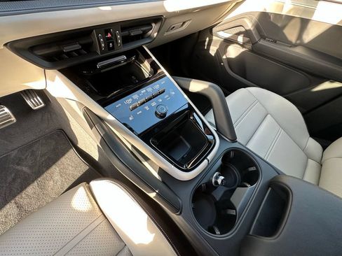 Certified 2026 Porsche Cayenne S AWD/4WD image 27