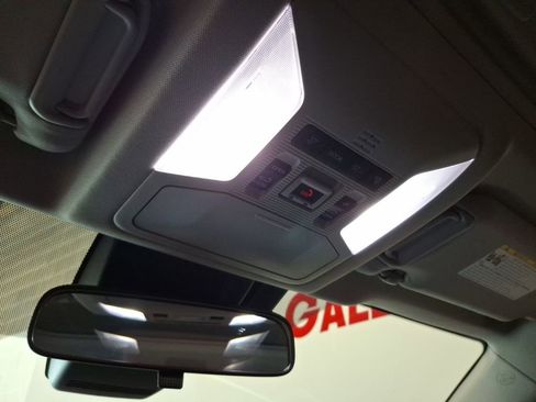 Used 2024 Toyota RAV4 XLE w/ Convenience Package image 27