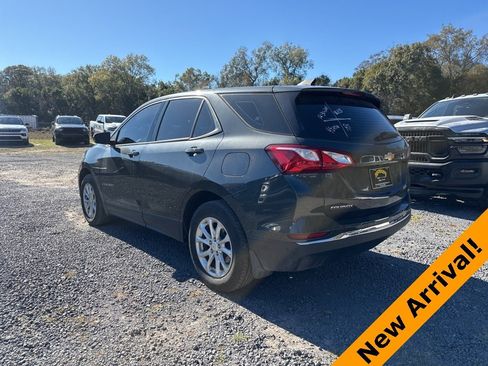 Used 2018 Chevrolet Equinox LS image 3