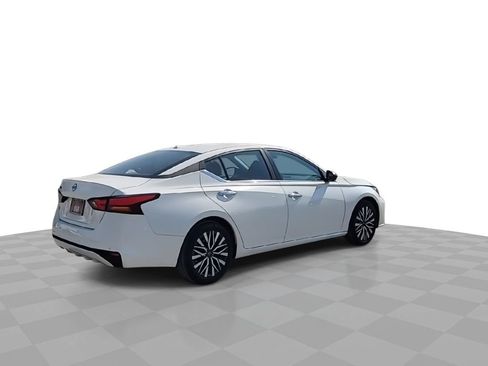 Used 2025 Nissan Altima 2.5 SV image 8