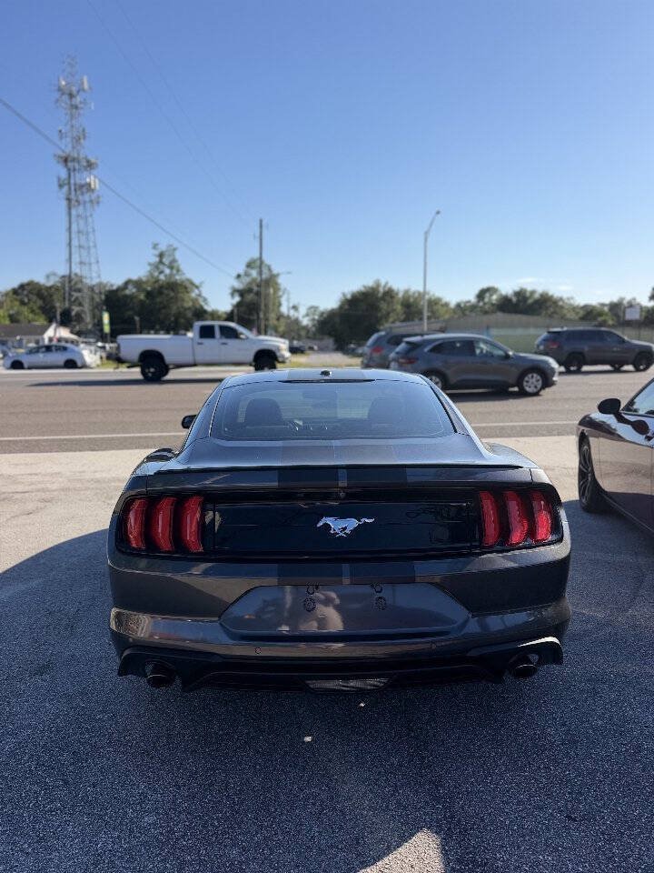 Used 2018 Ford Mustang Premium RWD image 6
