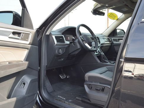 Used 2022 Volkswagen Atlas SEL Premium image 26