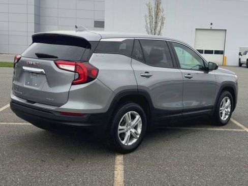 Used 2024 GMC Terrain SLE AWD/4WD image 8