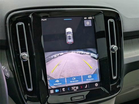 Certified 2023 Volvo XC40 B5 Plus w/ Protection Package Premier image 23