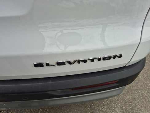 Used 2024 GMC Acadia Elevation w/ Luxury Package image 8