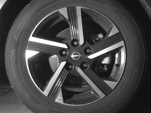 Used 2025 Nissan Sentra SV image 13