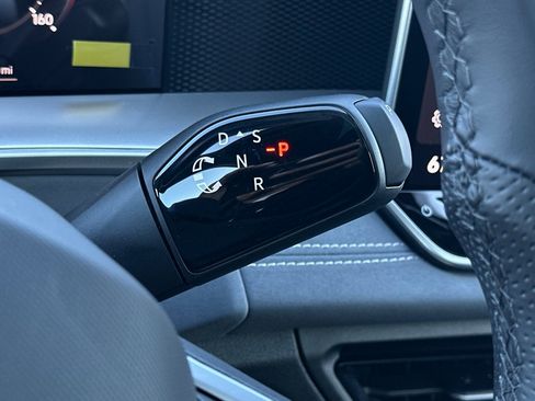 New 2026 Volkswagen Tiguan SE R-Line image 19