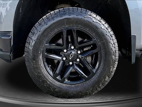 Used 2022 Chevrolet Silverado 1500 LT Trail Boss AWD/4WD image 34