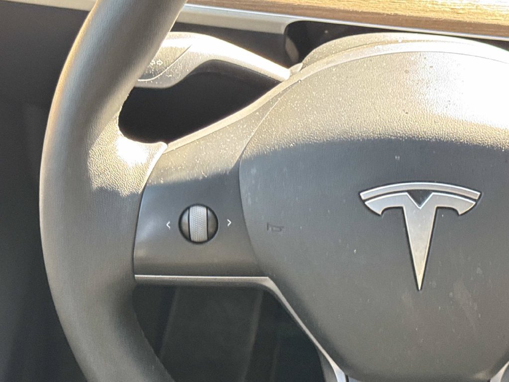 Used 2023 Tesla Model Y Long Range AWD/4WD image 11