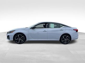 Used 2025 Nissan Altima 2.5 SR video 2