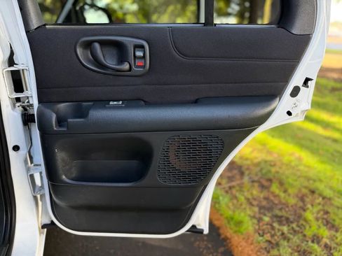 Used 2004 Chevrolet Blazer LS w/ Preferred Equipment Group image 35