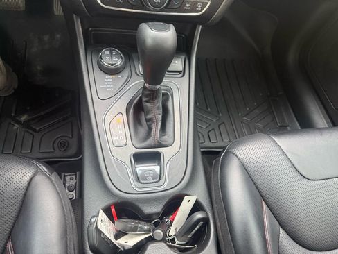 Used 2021 Jeep Cherokee Trailhawk w/ Premium Leather Package image 21