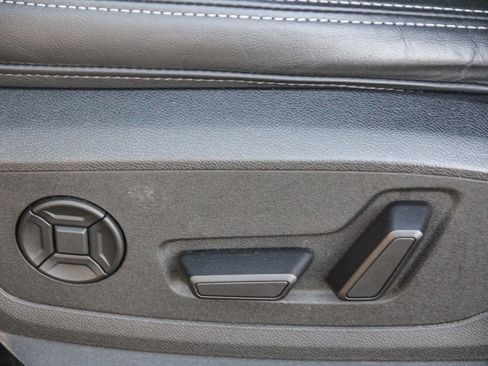 Certified 2022 Audi e-tron Premium w/ Convenience Plus Package image 21