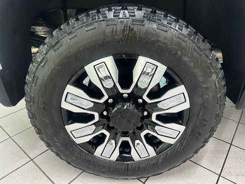 Certified 2025 GMC Sierra 3500 Denali w/ Denali Reserve Package image 18