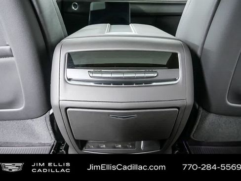 Used 2026 Cadillac Escalade ESV Platinum Sport w/ LPO, ONYX Package AWD/4WD image 25
