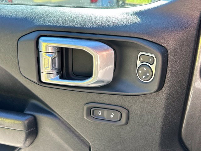 Used 2021 Jeep Gladiator Sport AWD/4WD image 12