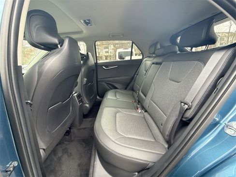 Used 2024 Kia Niro SX Touring image 25
