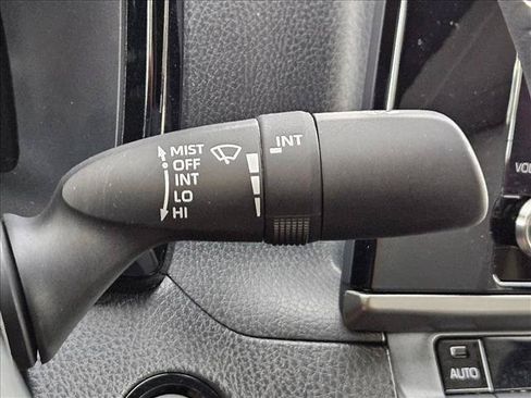 Used 2025 Toyota Camry SE FWD image 26