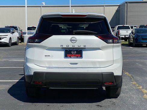 New 2026 Nissan Rogue SV image 5