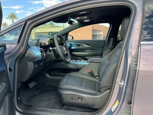 Used 2024 Chevrolet Equinox EV LT FWD image 9