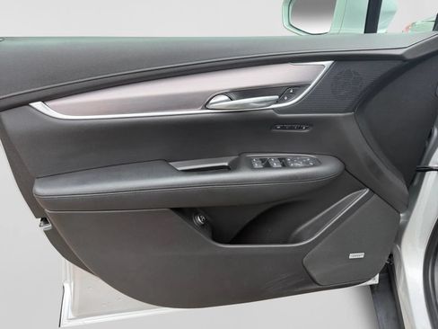 Used 2019 Cadillac XT5 Premium Luxury FWD image 12
