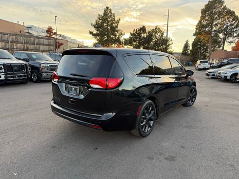 Used 2018 Chrysler Pacifica Touring Plus w/ S Appearance Package image 8