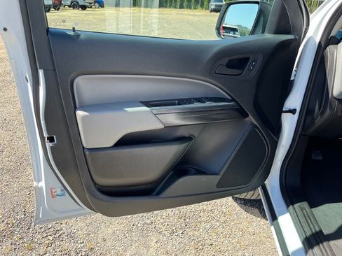 Used 2022 Chevrolet Colorado W/T RWD image 12