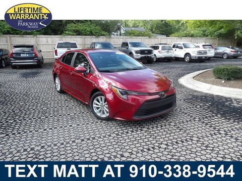 Used 2023 Toyota Corolla LE w/ LE Convenience Package FWD image 1