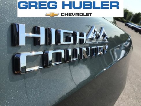 Used 2023 Chevrolet Suburban High Country AWD/4WD image 16