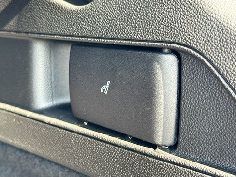 New 2025 Maserati Grecale Modena image 13