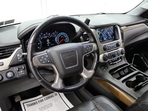 Used 2020 GMC Yukon XL Denali w/ Denali Premium Package AWD/4WD image 12