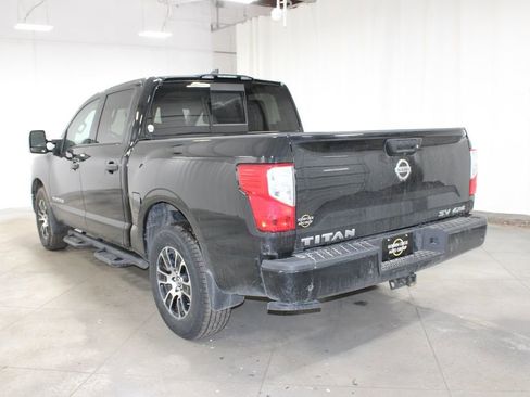 Used 2022 Nissan Titan SV w/ SV Convenience Package image 7