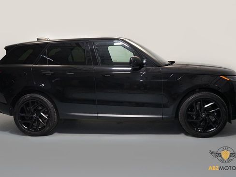 Used 2023 Land Rover Range Rover Sport SE image 4
