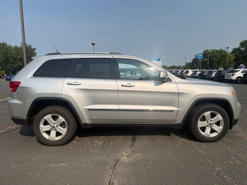 Used 2011 Jeep Grand Cherokee Laredo AWD/4WD image 8