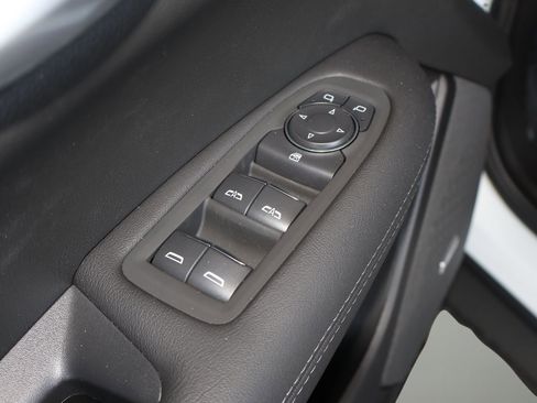 New 2026 Cadillac XT5 Luxury image 11