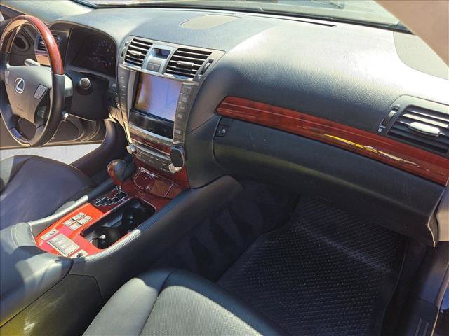 Used 2010 Lexus LS 460 L w/ Luxury Pkg RWD image 22