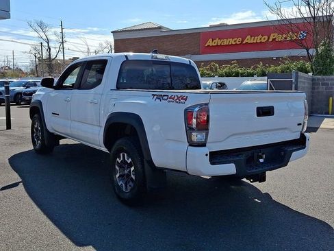 Used 2020 Toyota Tacoma TRD Off-Road w/ TRD Premium Off Road Package AWD/4WD image 4