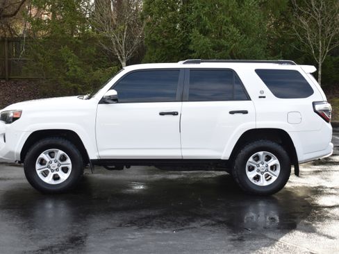 Used 2016 Toyota 4Runner SR5 image 29