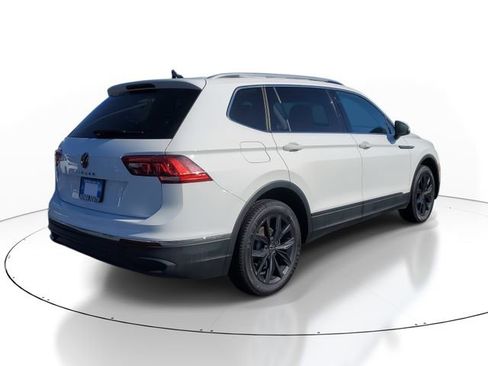 Used 2024 Volkswagen Tiguan SE FWD image 6