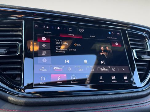 Used 2024 Dodge Durango GT image 16