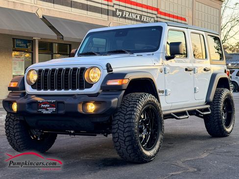 Used 2024 Jeep Wrangler Unlimited Sport image 2