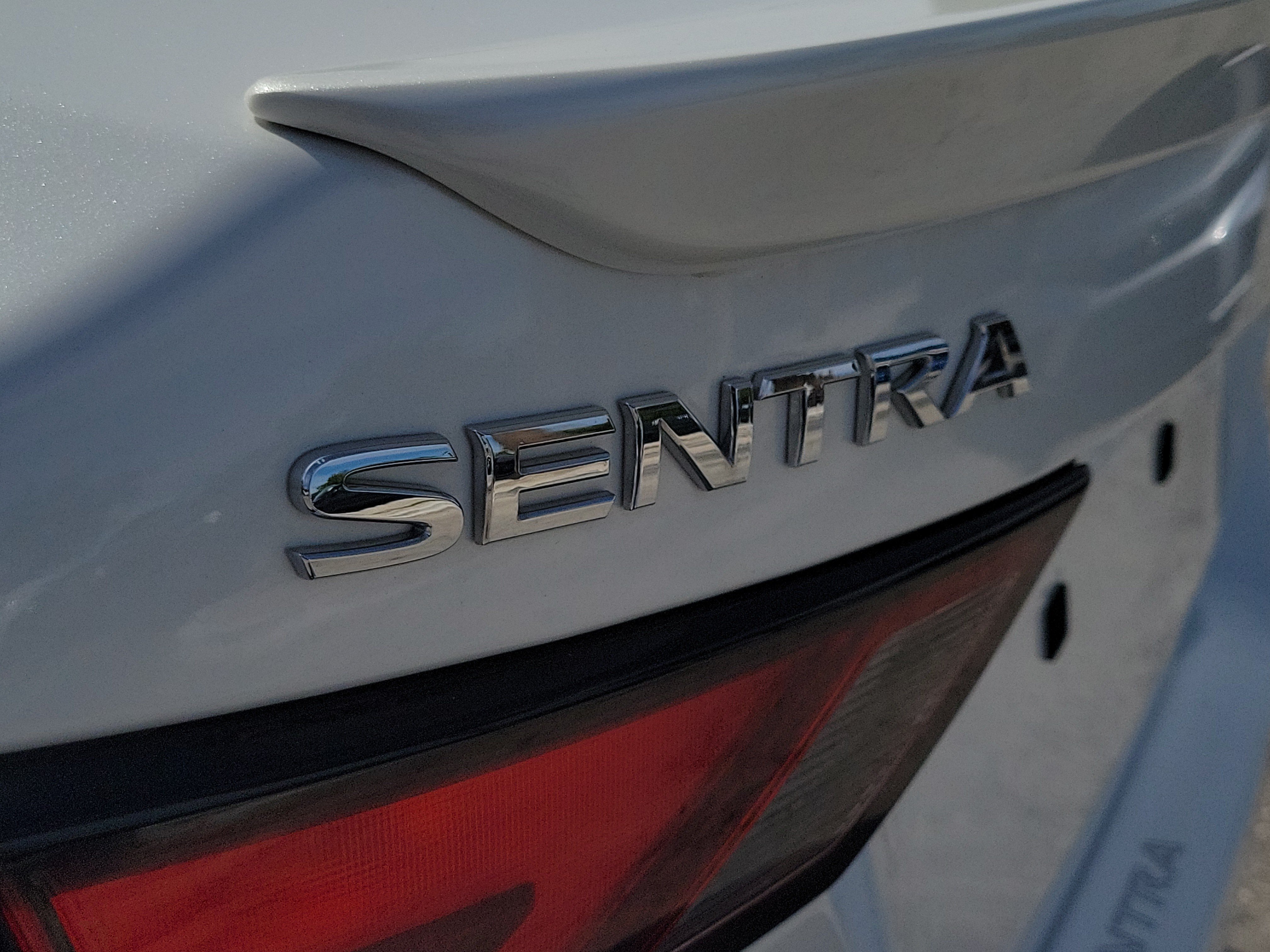 Used 2021 Nissan Sentra SR FWD image 11